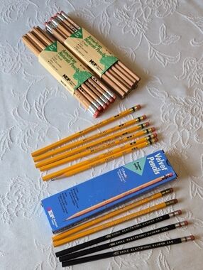 Lot Of 47 Vintage Drawing Pencils Eagle, Velvet, EF